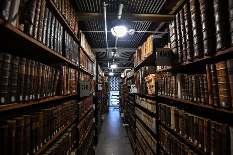 Экскурсия в книгохранилище в рамках акции Библионочь-2018 в Российской государственной библиотеке в Москве. 21 апреля 2018