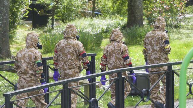 Очистка связанных с отравлением Сергея Скрипаля и его дочери мест в Солсбери