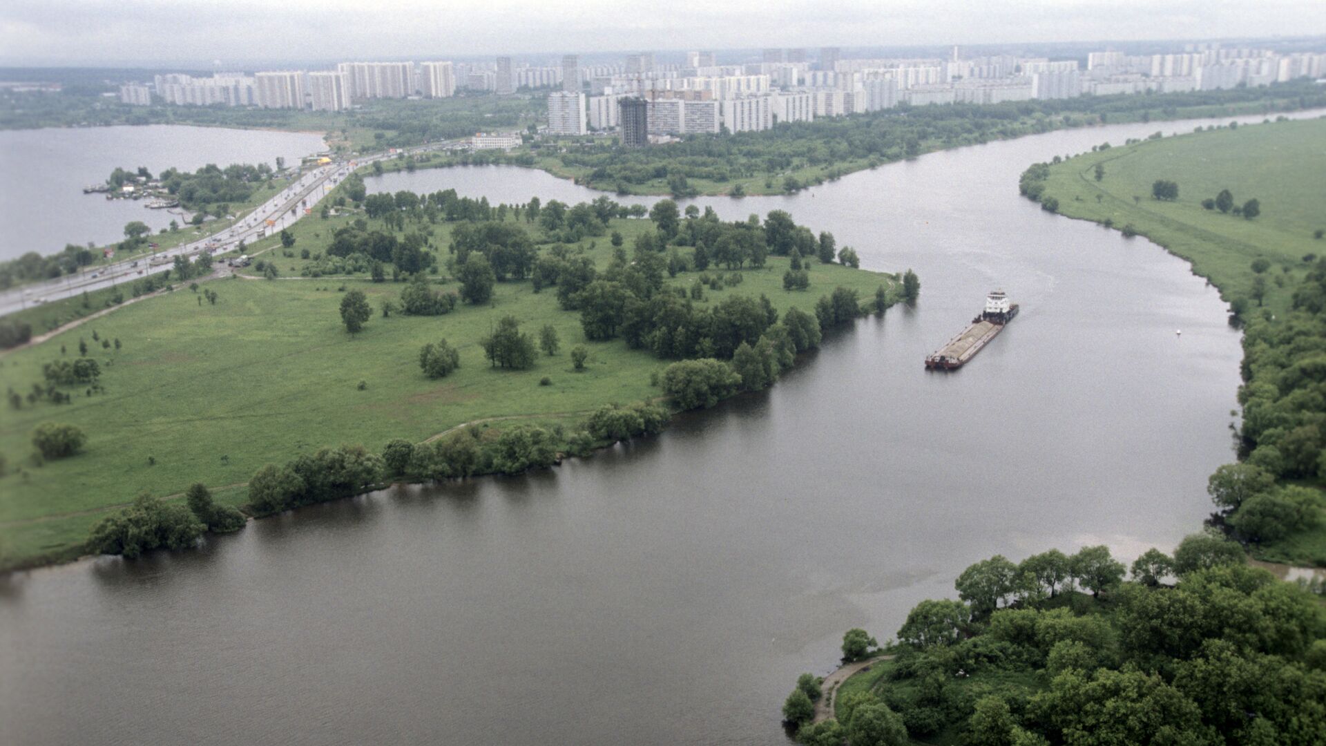 Вид на Москву-реку и район Строгино. Архивное фото - РИА Новости, 1920, 13.06.2024