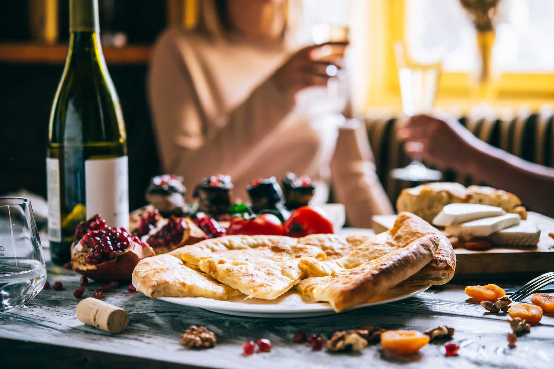 Ужин в грузинском ресторане Ужин в грузинском ресторане - РИА Новости, 1920, 10.02.2021