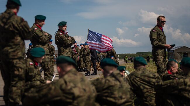 Флаг США на военной базе в Польше