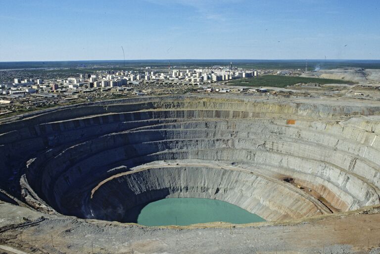 Кимберлитовая трубка Мир в городе Мирный