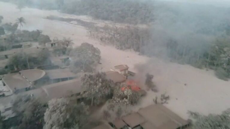 Пепел, дым и огонь: Гватемала после извержения смертоносноого вулкана Фуэго