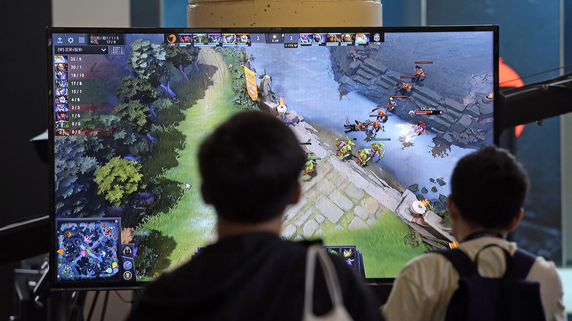 Подростки следят за игрой команд в Dota 2 на чемпионате в Сиэтле - РИА Новости, 1920, 06.08.2026