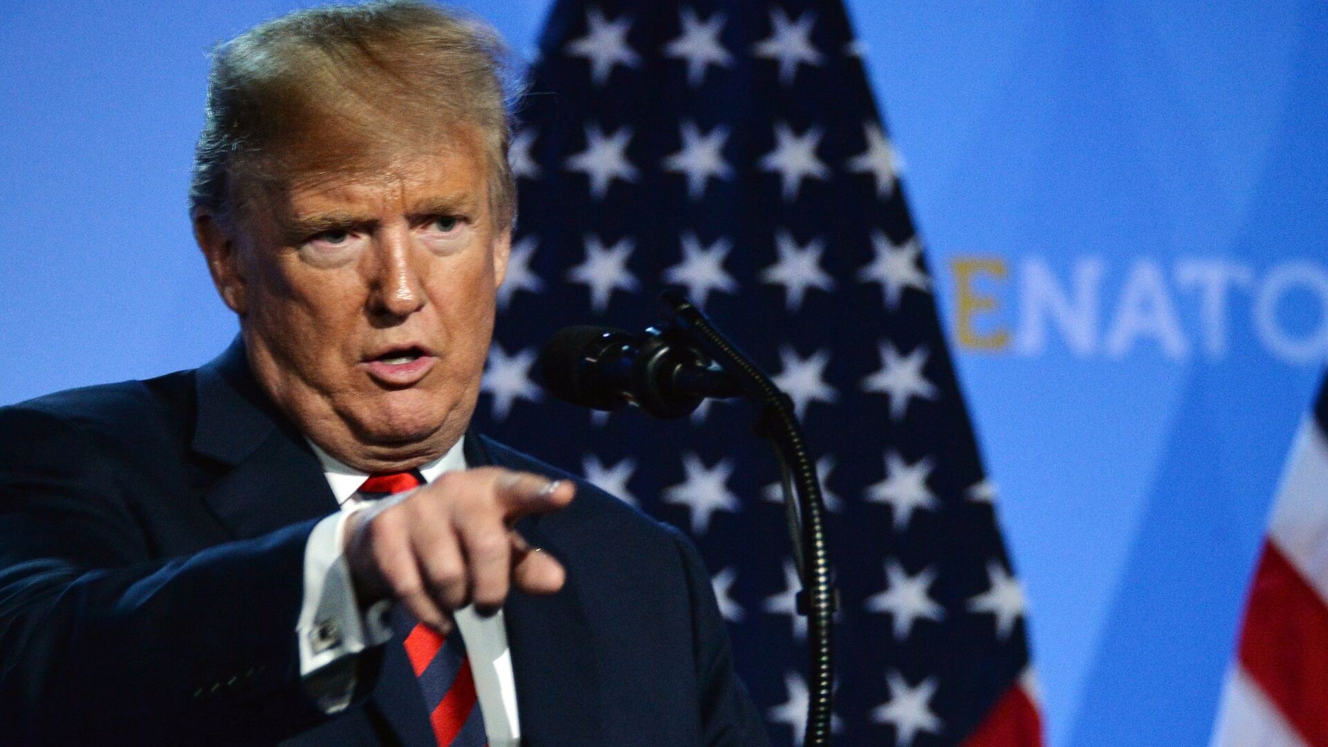 Президент США Дональд Трамп на пресс-конференции после участия в саммите НАТО в Брюсселе, Бельгии. 12 июля 2018 - РИА Новости, 1920, 24.04.2026
