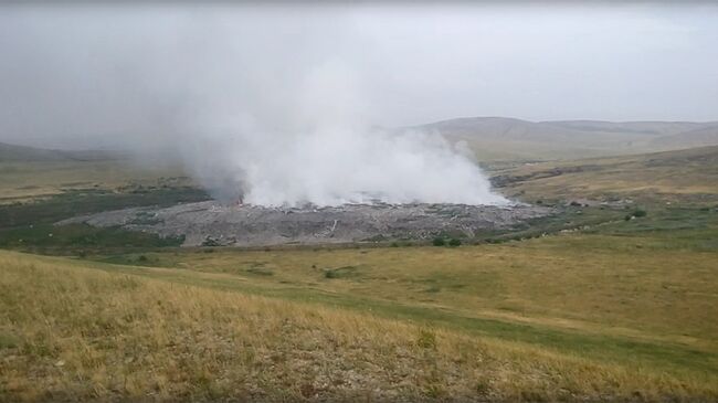 Горящий полигон с отходами в городе Черногорске