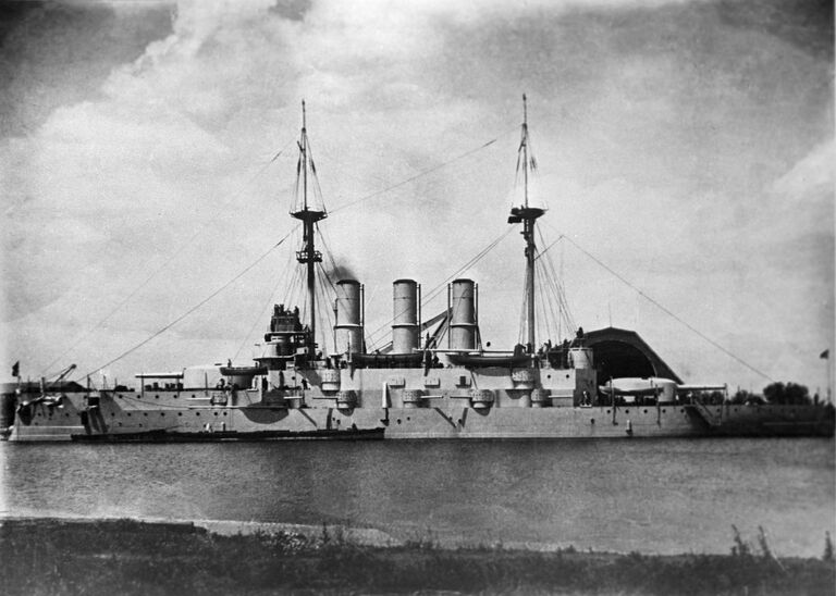 Броненосец Князь Потемкин -Таврический, на котором произошло восстание матросов в июне 1905 года