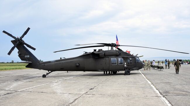 Американский военный вертолет Sikorsky UH-60 Black Hawk