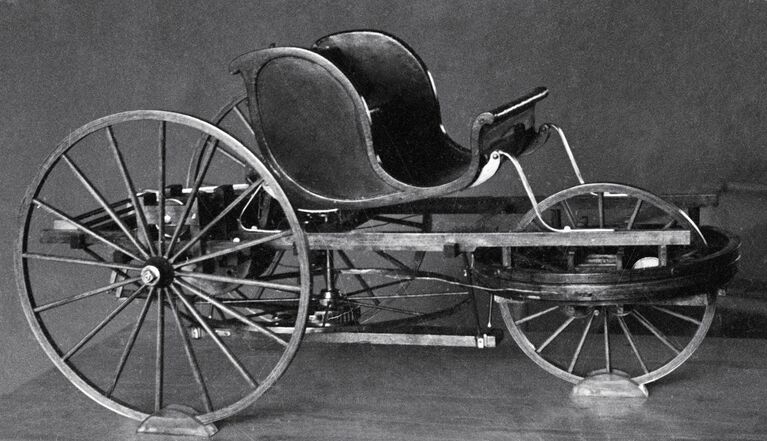 Трехколесная машина, созданная изобретателем Иваном Кулибиным