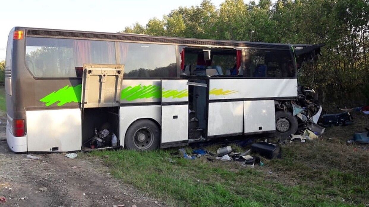 На месте ДТП с участием автобуса и КамАЗа в Андроповском районе Ставропольского края. 19 августа 2018 - РИА Новости, 1920, 01.05.2021