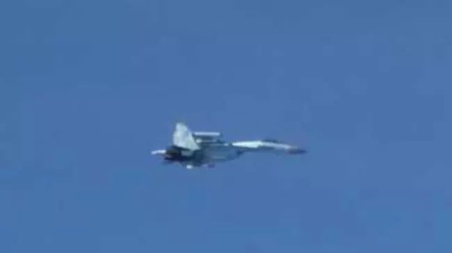 Истребитель Су-27 над Японским морем. 19 сентября 2018
