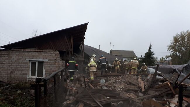 Пожарно-спасательные подразделения ликвидируют последствия хлопка бытового газа Кармаскалинском районе Республики Башкортостан. 20 сентября 2018