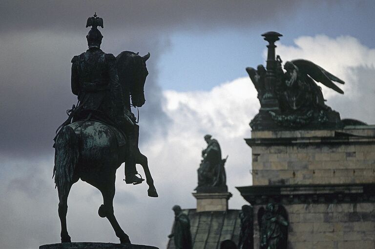 Памятник Николаю I на Исаакиевской площади в Санкт-Петербурге