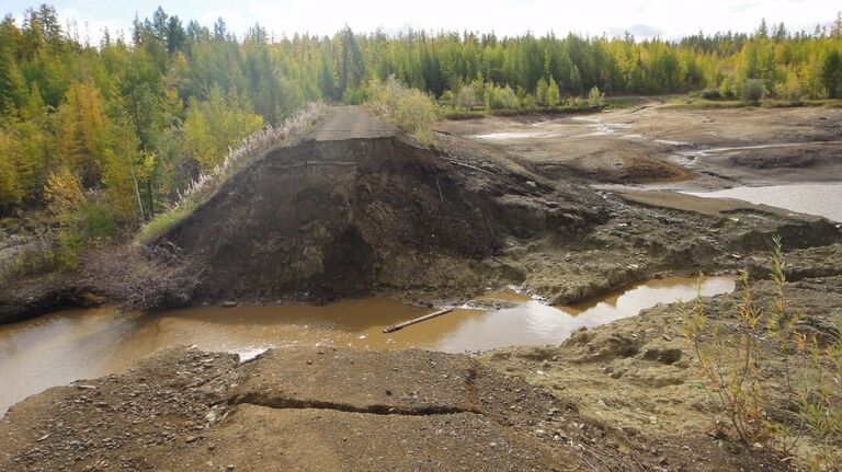 Вода из технических котлованов приисков Ирелях АК АЛРОСА загрязнила реку Ирелях