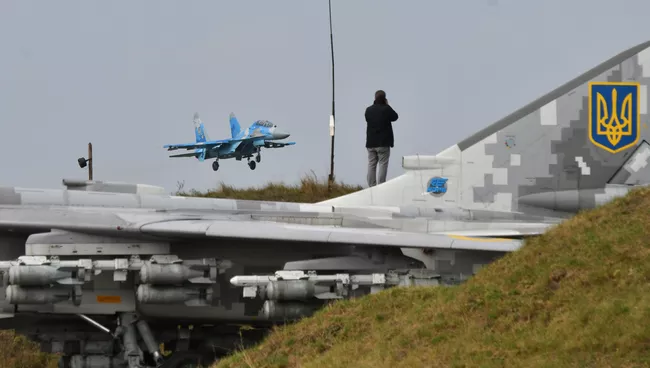 Украинский истребитель Су-27  во время учений Чистое небо - 2018