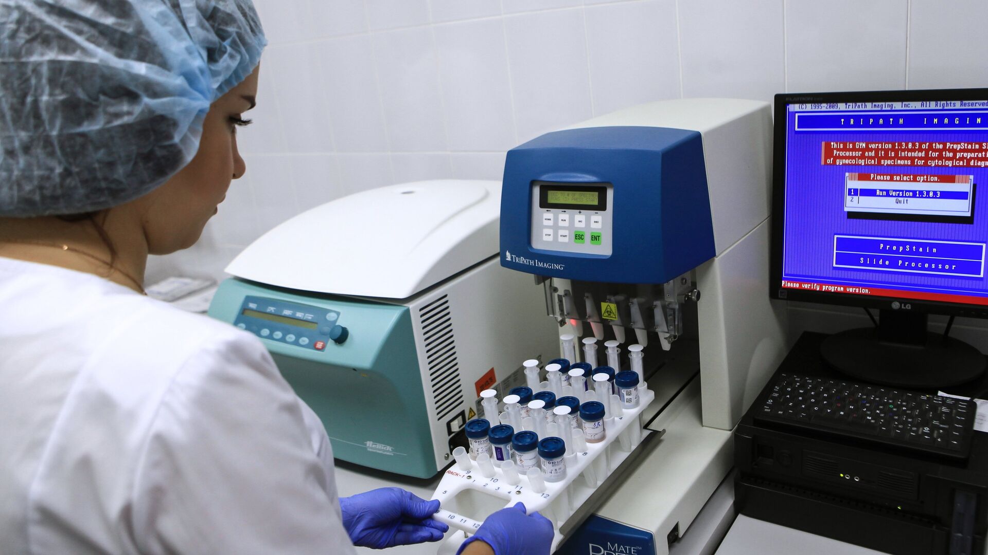 Лабораторные исследования в Ставропольском краевом онкологическом диспансере - РИА Новости, 1920, 27.07.2021