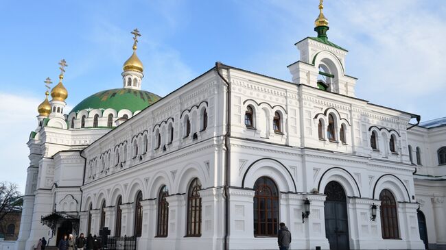 Трапезный храм Киево-Печерской лавры в Киеве