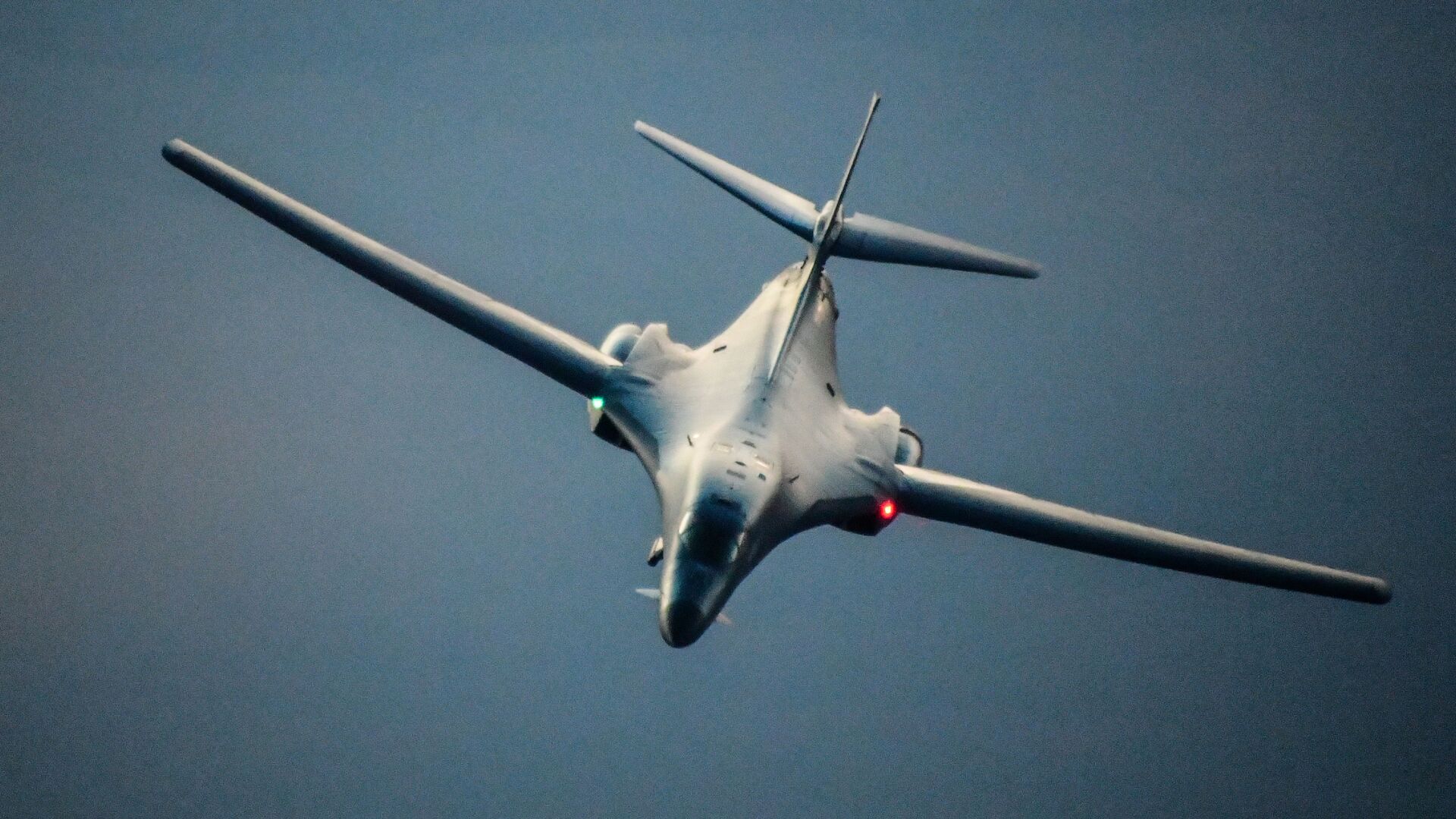 Бобмардировщик ВВС США B-1B Lancer в небе над Сирией - РИА Новости, 1920, 09.02.2021