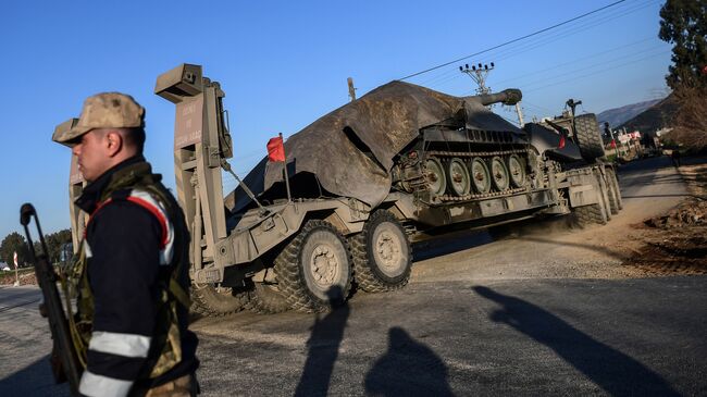 Турецкая военная техника на границе с Сирией