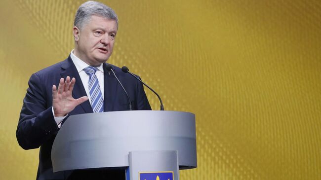 Президент Украины Петр Порошенко во время пресс-конференции в Киеве 