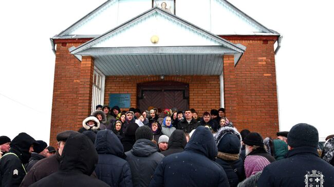 Захват сторонниками новой церкви храма УПЦ в селе Красноволя Волынской области 