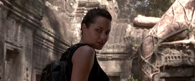 Кадр из фильма Лара Крофт: Расхитительница гробниц (2001)