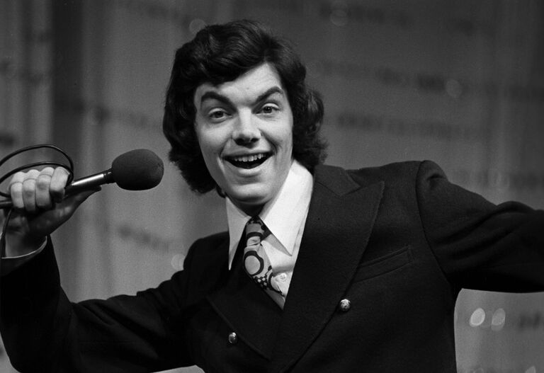 Эстрадный певец и актер Сергей Захаров