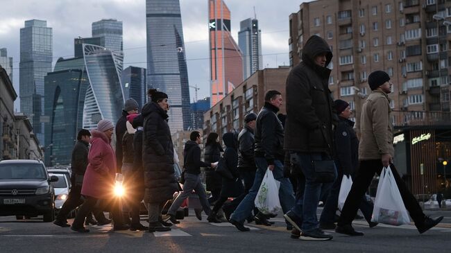 Пешеходный переход на Большой Дорогомиловской улице в Москве