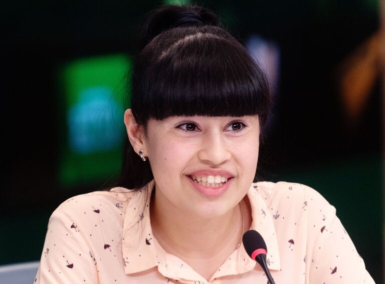 Победительница шоу Диана Анкудинова во время пресс-конференции, посвященной третьему сезону шоу Ты супер!.