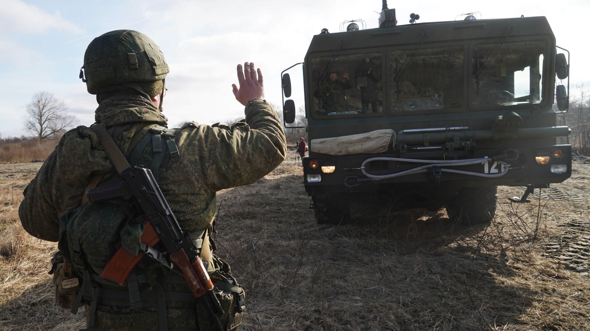 Военнослужащие во время тактических учений береговых ракетных войск Балтийского флота на полигоне Хмелевка - РИА Новости, 1920, 11.02.2022