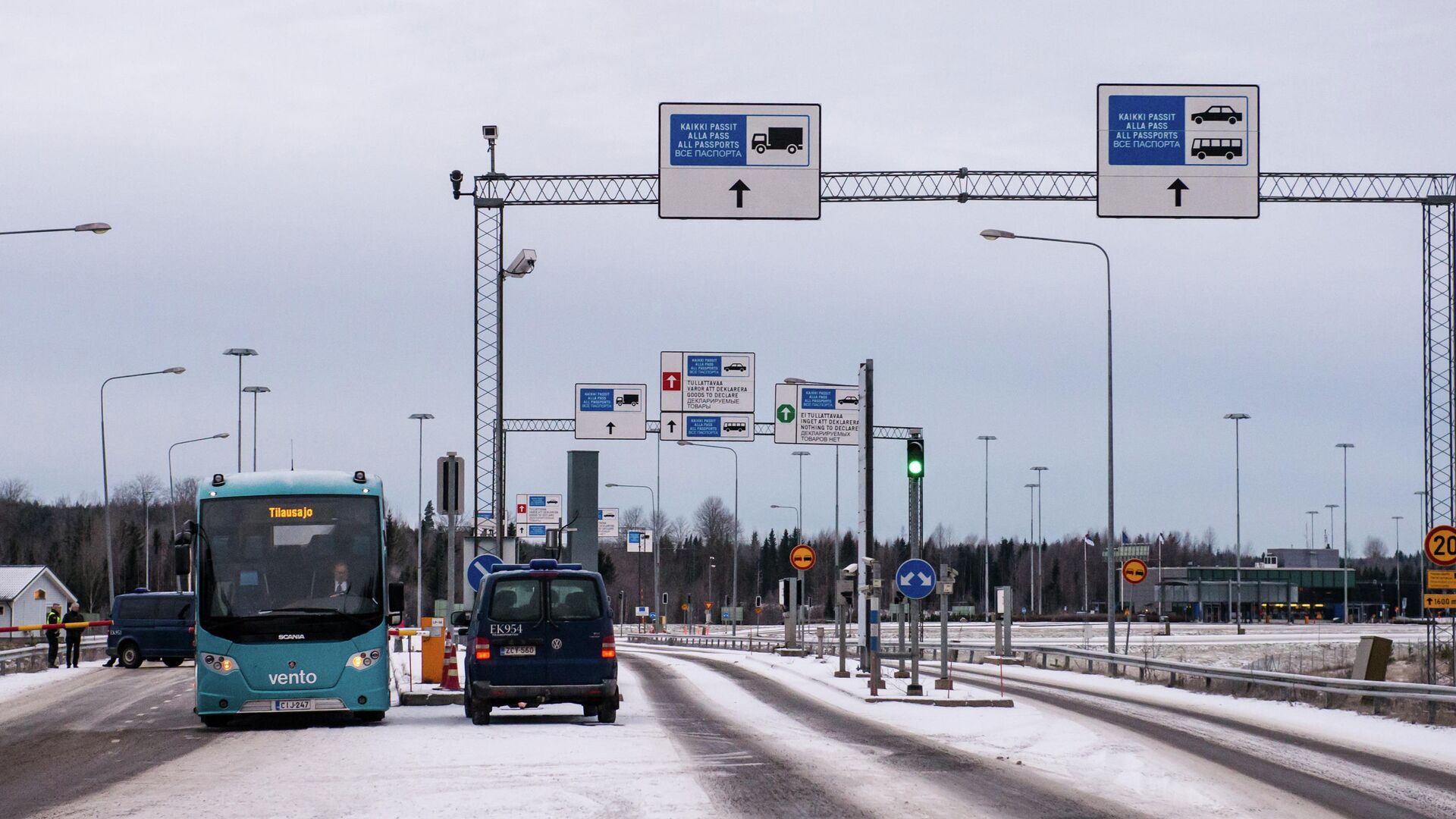 Финский пограничный пункт пропуска автомобилей на границе с РФ. Архивное фото - РИА Новости, 1920, 21.11.2023