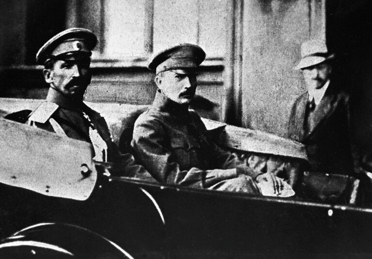 Генерал Лавр Корнилов и лидер партии эсеров Борис Савинков