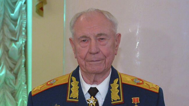 Дмитрий Язов