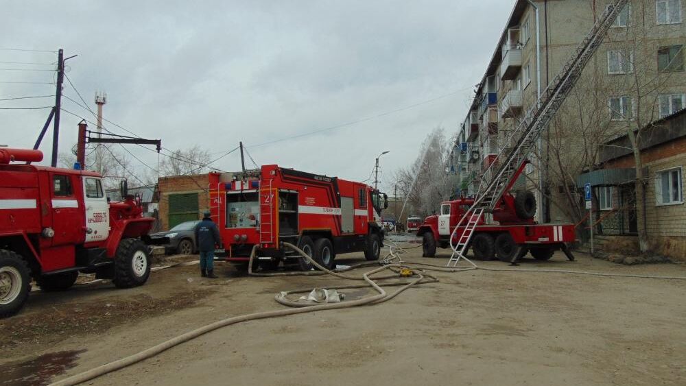 Пожар в жилом доме в городе Канске, Красноярского края. 19 апреля 2019 - РИА Новости, 1920, 05.04.2021