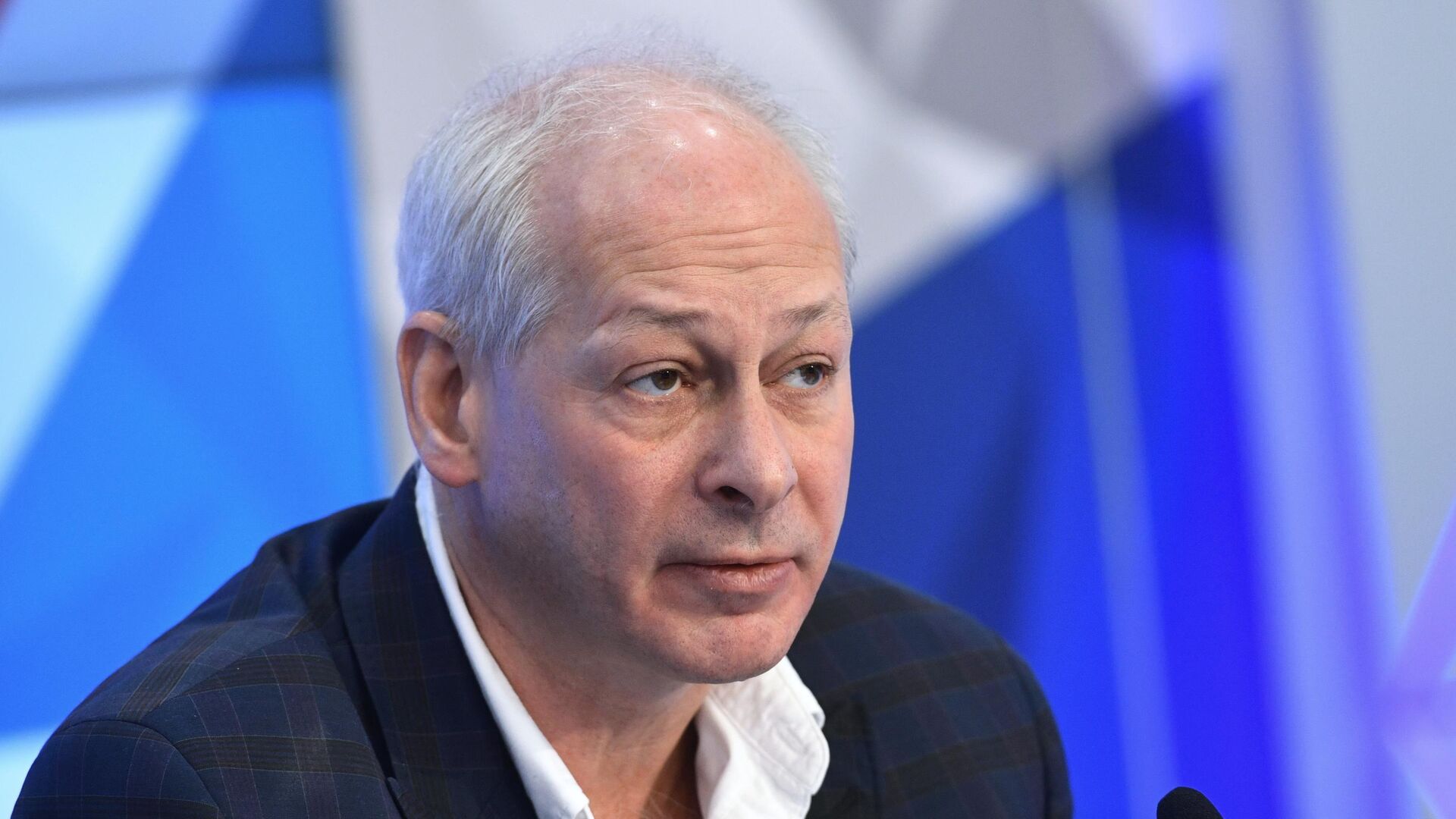 Заместитель министра цифрового развития, связи и массовых коммуникаций Российской Федерации Алексей Волин в ММПЦ МИА Россия сегодня в Москве во время брифинга. 23 апреля 2019 - РИА Новости, 1920, 03.06.2020