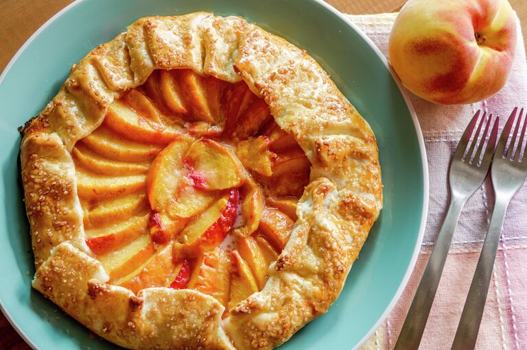 Пирог с персиками