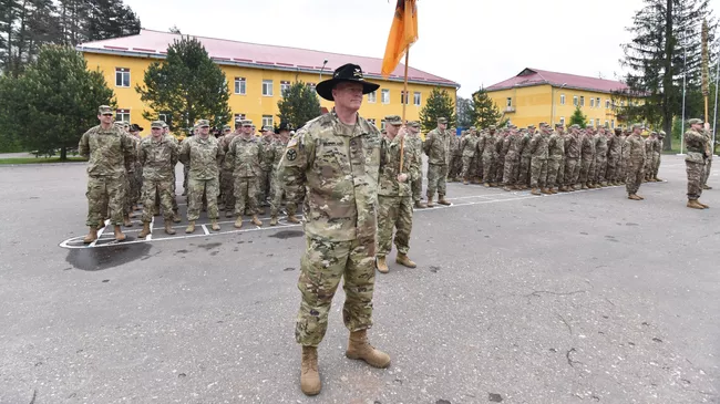 Американские военнослужащие во время ротации подразделений по подготовке военнослужащих Украины