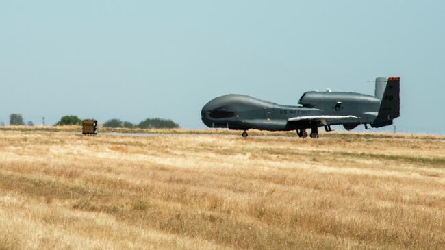 Американский стратегический разведывательный БПЛА RQ-4 Global Hawk