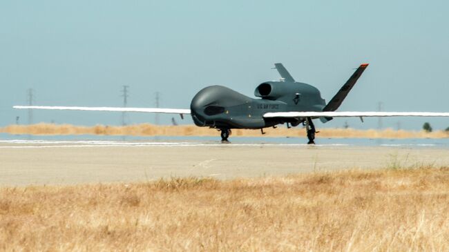 Американский стратегический разведывательный БПЛА RQ-4 Global Hawk