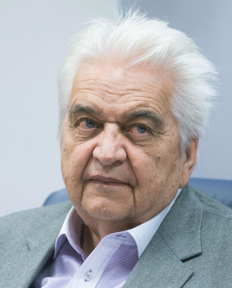 Композитор Евгений Крылатов Композитор Евгений Крылатов