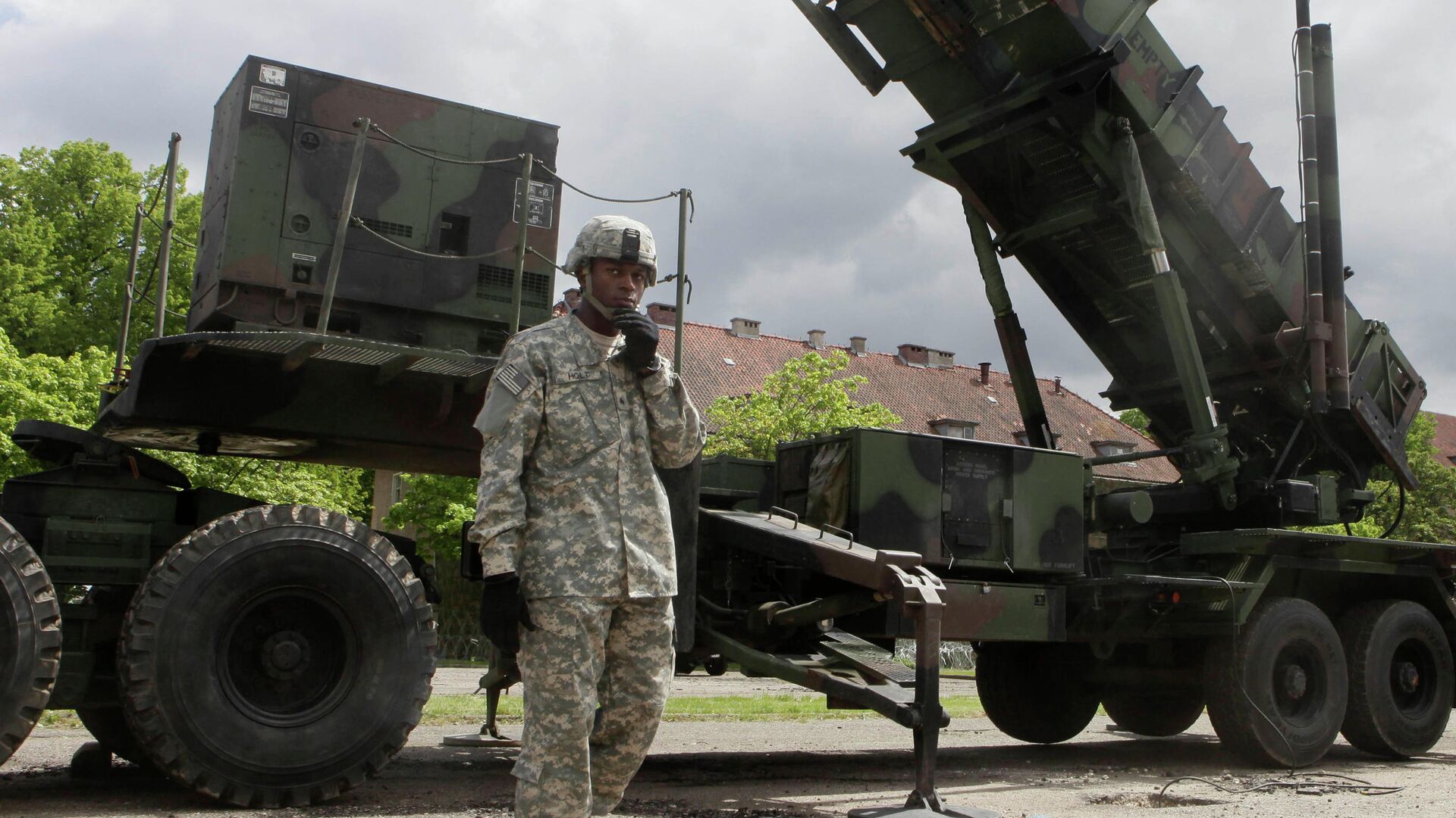 Американский военный рядом с зенитно-ракетным комплексом Patriot. Архивное фото - РИА Новости, 1920, 17.01.2023