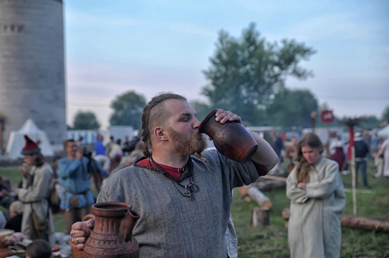 Средневековое застолье