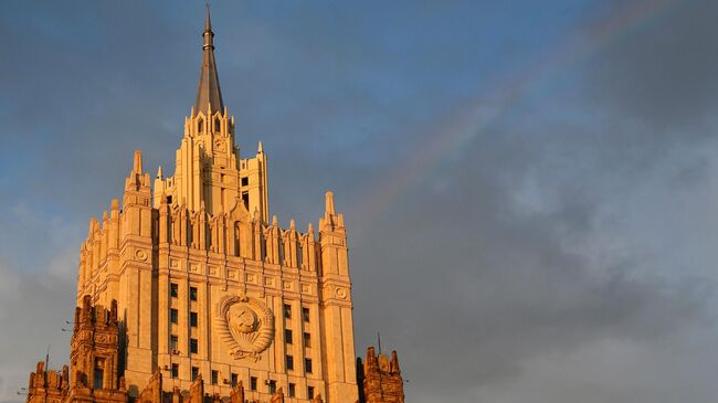 Здание Министерства иностранных дел РФ на Смоленской-Сенной площади в Москве