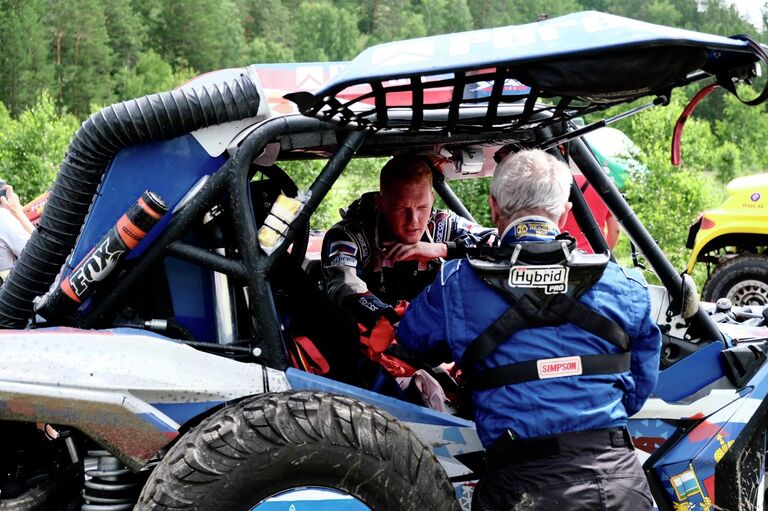 Последние приготовления на старте ралли Шелковый путь-2019 Последние приготовления на старте ралли Шелковый путь-2019