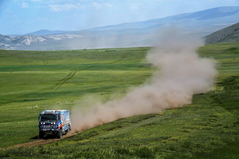 Участник ралли Шелковый путь Участник ралли Шелковый путь