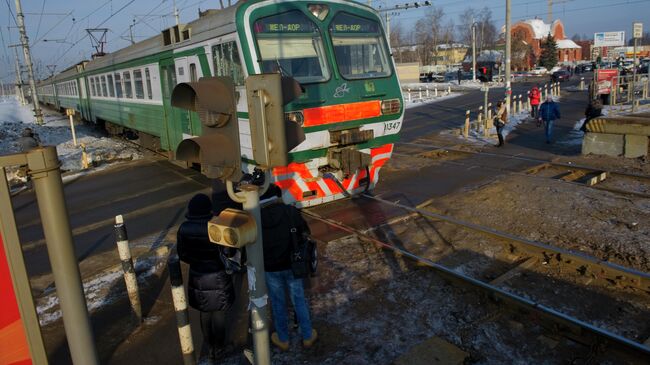 Переход и переезд через железнодорожные пути