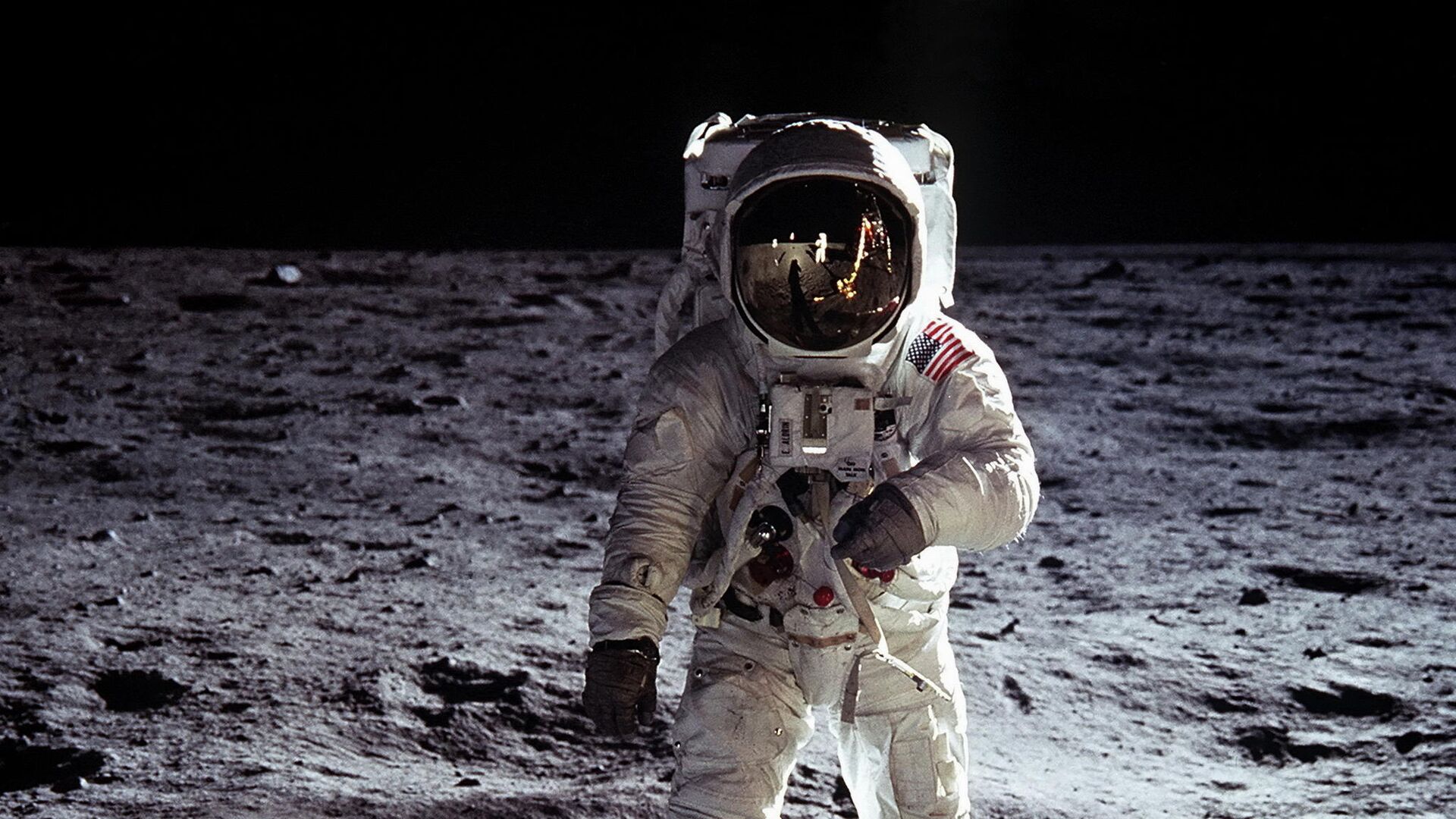 Эдвин Олдрин на поверхности Луны в 1969 году - РИА Новости, 1920, 17.09.2020