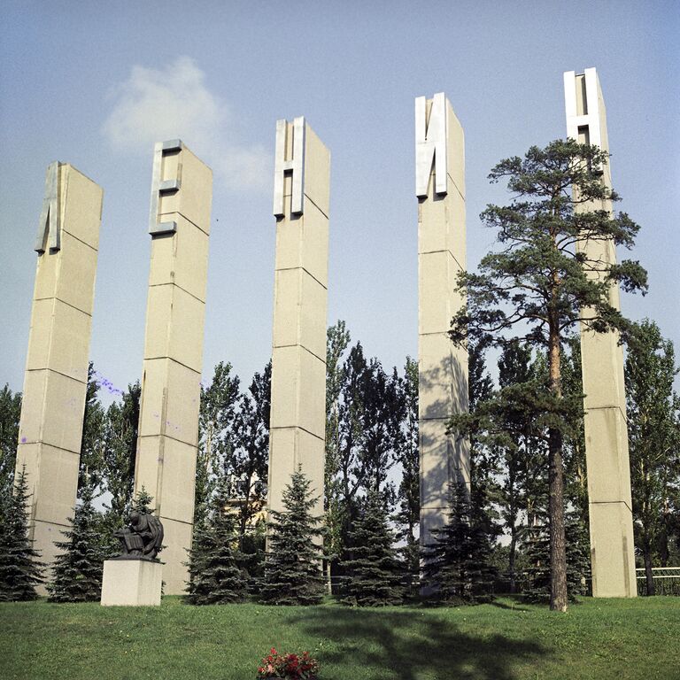 Историко-культурный музейный комплекс в Разливе. Поселок Тарховка, озеро Разлив Историко-культурный музейный комплекс в Разливе. Поселок Тарховка, озеро Разлив