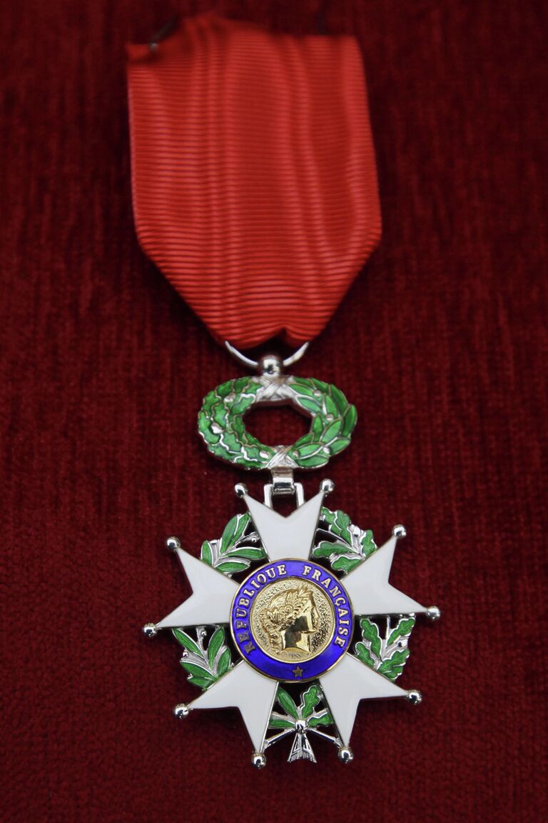 Орден Почетного легиона – высшая награда Франции. Орден Почетного легиона – высшая награда Франции.
