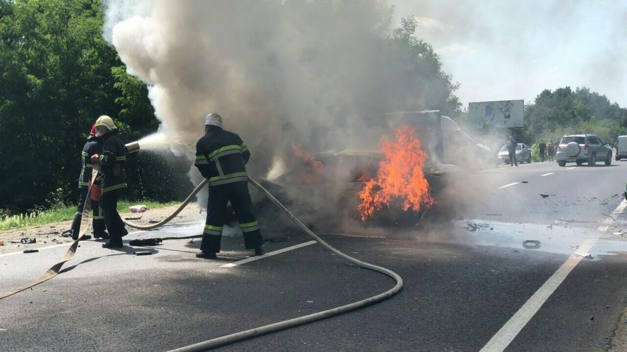 ДТП с участием рейсового автобуса в Житомирской области Украины. 9 августа 2019 - РИА Новости, 1920, 04.09.2021